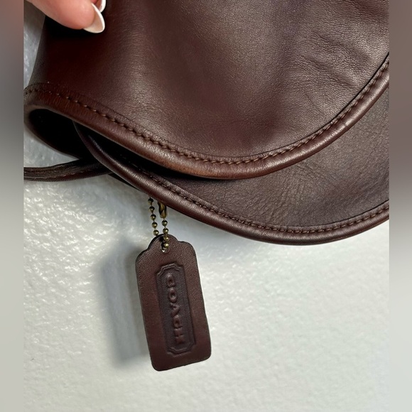 Vintage 90s Coach Casey Crossbody Bag Brown  Tan Leather Quiet Luxury Round - Picture 3 of 12